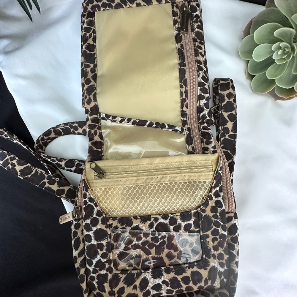 Travelon Leopard Print Crossbody Bag - Earth Tone Bag, Mocha Hue Crossbody - Picture 4 of 10
